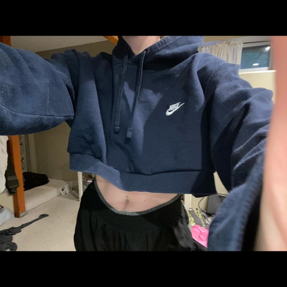Never worn cropped Nike hoodie - Picture 5 of 7